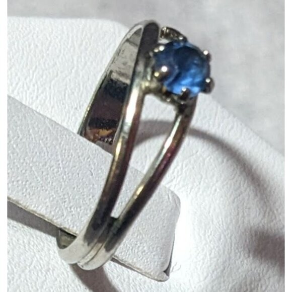 Casual Silver Tone Blue Stone Adjustable Ring Size 6 1/2 - Picture 9 of 13